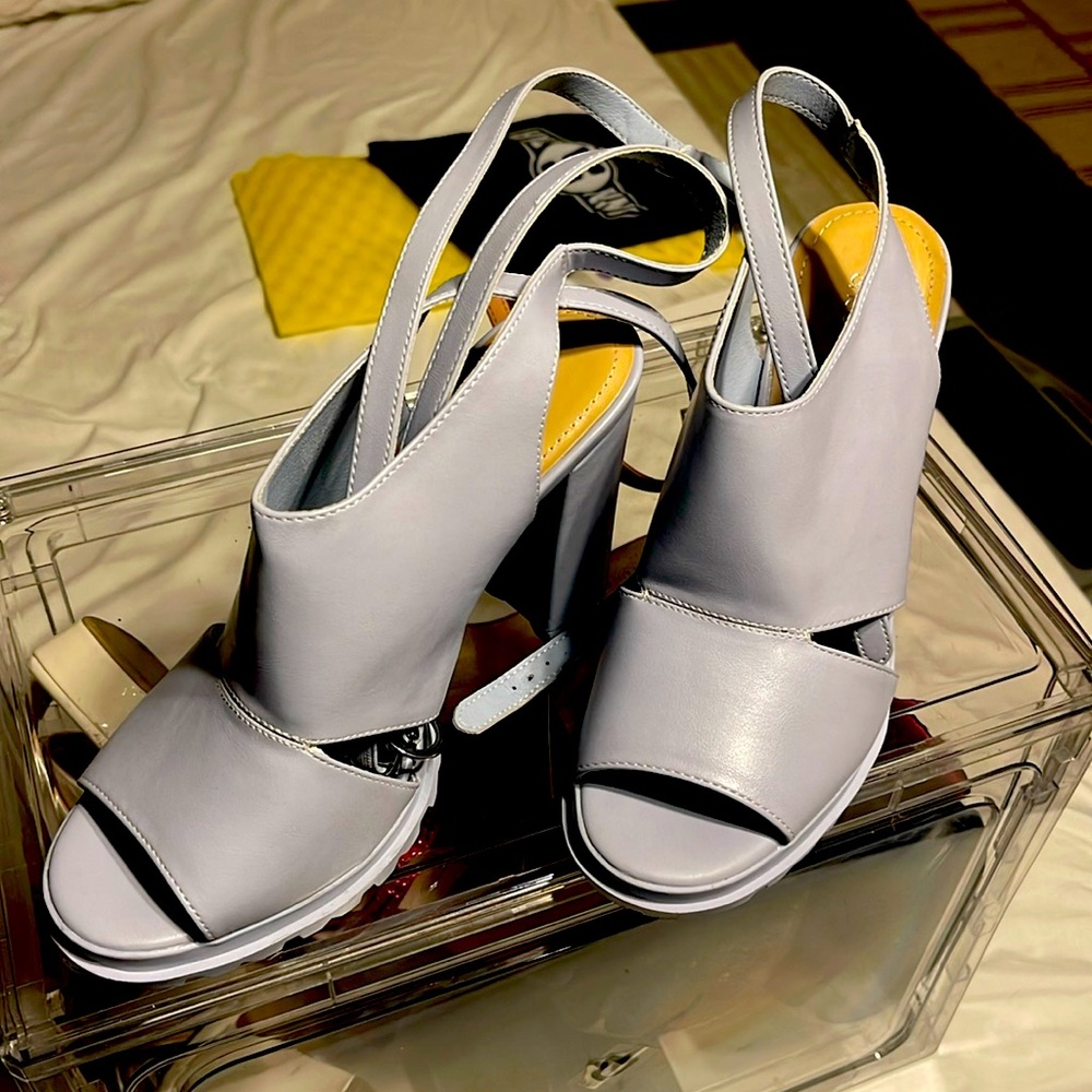 Women shoes